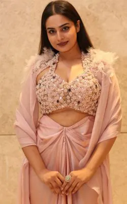 ayesha khan hot 